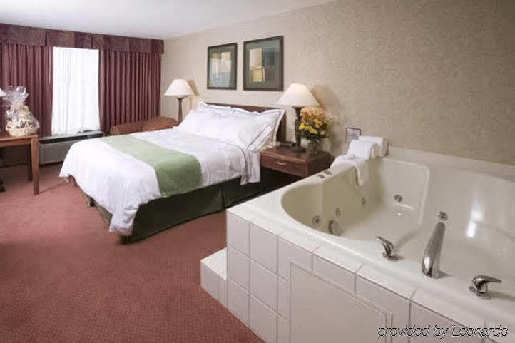 Rodeway Inn 阿克伦 客房 照片