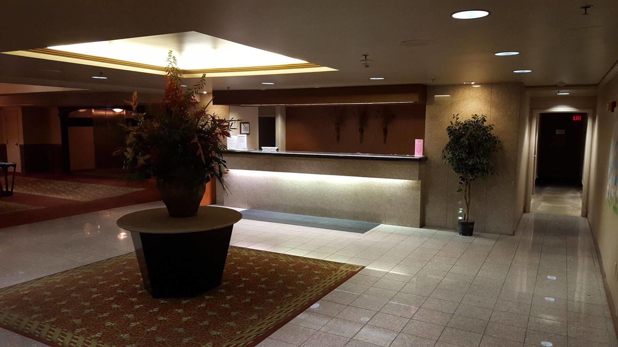 Rodeway Inn 阿克伦 外观 照片